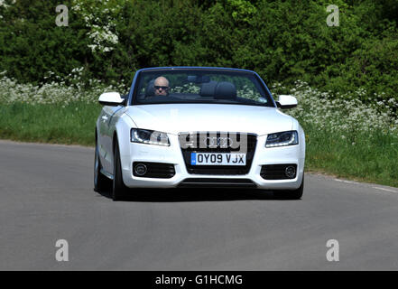 2009 Audi A5 Cabrio V6 TDi Diesel fahren Stockfoto