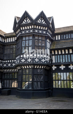 Architektonisches Detail Bramall Halle, ein tudor Haus in der Nähe von Stockport, England. Stockfoto