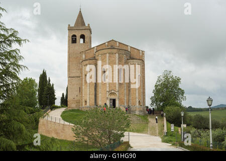 Offida, äußere der Kirche von Santa Maria della Rocca Stockfoto