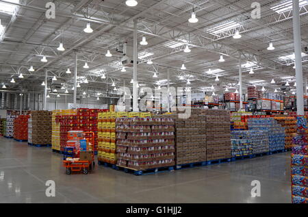 Snacks-Gang bei Costco Business Center, Hackensack, New Jersey, USA Stockfoto