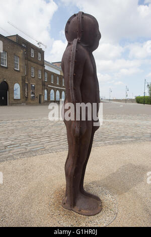 Baugruppe 16 Figuren 188 CM hoch aus Gusseisen EDITION Skulptur von Peter Burke, Woolwich Stockfoto