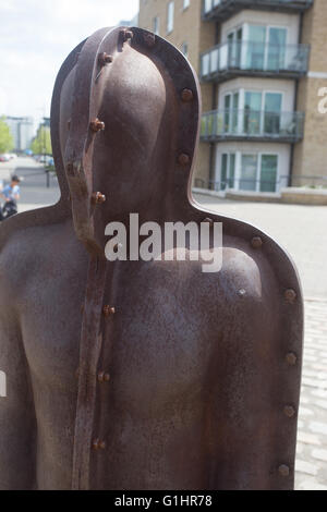 Baugruppe 16 Figuren 188 CM hoch aus Gusseisen EDITION Skulptur von Peter Burke, Woolwich Stockfoto