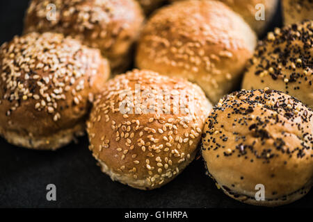 Vollkorn Diät Ernährung auf dunklem Hintergrund Stockfoto