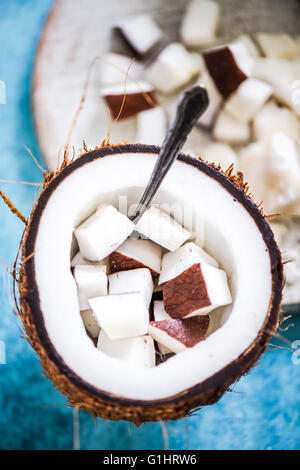 erfrischende Kokosnuss Stücke, frischen Genuss Diät Stockfoto