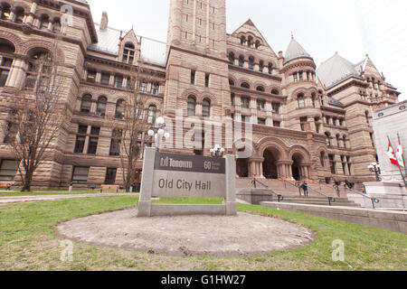 TORONTO - 28. April 2016: Torontos altes Rathaus war Heimat der Stadtrat von 1899 bis 1966 und ist weiterhin eines der Stadt m Stockfoto