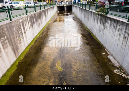 Wasserablauf in Marmaris Stadt Stockfoto