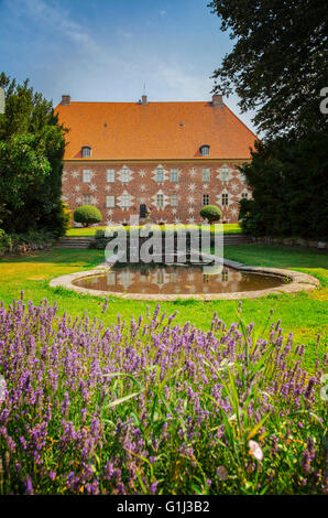 Bild der Renaissance Schloss Krapperup und seine öffentlichen Gärten. Molle, Schweden. Stockfoto