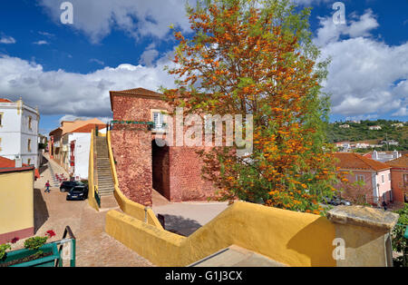 Portugal, Algarve: Altstadt Eingang Porta da Vila in Silves Stockfoto