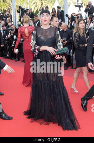 Cannes, Frankreich. 16. Mai 2016. Schauspielerin Rossy de Palma besucht die Premiere von "Loving" während der 69. Annual Cannes Film Festival im Palais des Festivals in Cannes, Frankreich, am 16. Mai 2016. Bildnachweis: Dpa picture Alliance/Alamy Live News Stockfoto