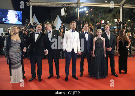 Karyn Fields, Produzent Joel Silver, Director Shane Black, Schauspieler Ryan Gosling, Matt Bomer, Angourie Rice, Russel Crowe und Murielle Telio Teilnahme an "The Nice Guys" premiere während der 69. Filmfestspiele von Cannes am Palais des Festivals in Cannes am 15. Mai 2016 | Nutzung weltweit/Picture alliance Stockfoto