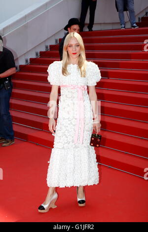 Cannes, Frankreich. 16. Mai 2016. Schauspielerin Chloë Sevigny besucht die Premiere von "Paterson" während der 69. Annual Cannes Film Festival im Palais des Festivals in Cannes, Frankreich, am 16. Mai 2016. Bildnachweis: Dpa picture Alliance/Alamy Live News Stockfoto