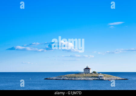 Eine einsame Insel im Meer. Locaten in Kroatien in der Nähe von Insel Hvar Stockfoto