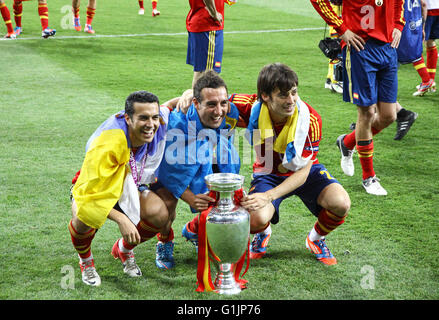 Spieler der Fußball-Nationalmannschaft von Spanien feiert ihren Gewinn der UEFA-Europameisterschaft 2012 nach dem letzten Spiel Stockfoto