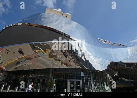 Reflexionen in Fassade vom Bahnhof New Street Birmingham Stockfoto