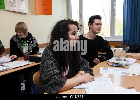 Schulklasse im Klassenzimmer Stockfoto