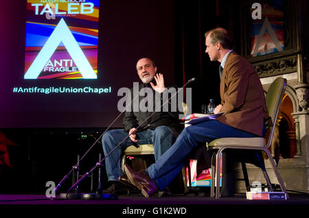 Nassim Nicholas Taleb spricht über seine meistverkaufte Buch und Konzept "Anti-zerbrechlich" bei 5 X15s bei Islingtons Union Chapel mit Stockfoto