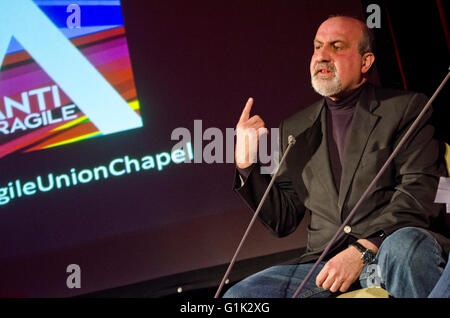 Nassim Nicholas Taleb spricht über seine meistverkaufte Buch und Konzept "Anti-zerbrechlich" bei 5 X15s bei Islingtons Union Chapel mit Stockfoto