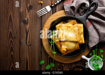 süß gefüllte Quark-Pfannkuchen Stockfoto