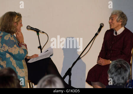 Judith Kerr und Rosie Boycott einer der co-Gründer 5 x 15 vereint fünf herausragende Persönlichkeiten über ihr Leben erzählen, Stockfoto