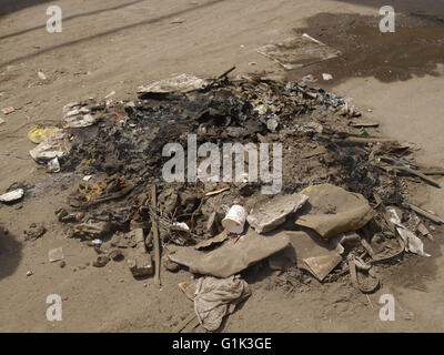 Bauschutt aus der Hand Abriss der Geschäfte im Bezirk Paharjani, Neu-Delhi vor 2010 Commonwealth Gamer Stockfoto