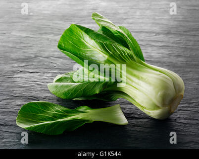 Frische ganze Pak Choi Blätter Stockfoto