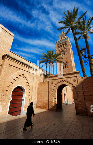 Die Koutoubia-Moschee fertiggestellt 1199 mit einem Quadrat Berber Minarett, Marrakesch (Marrakech), Marokko Stockfoto