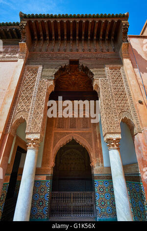 Die Arabeske Mocarabe Stuckarbeiten, 16. Jahrhundert Saadian Gräber Mausoleum, Marrakesch (Marrakech), Marokko Stockfoto