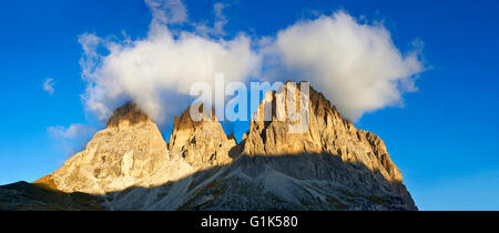 Langkofel-Bergkette, 3081m hoch, vom Sulla Pass zwischen dem Val Gardena und Val di Fassa, die westlichen Dolomiten Italien Stockfoto