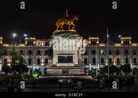 Reiterstatue von General San Martin, Plaza San Martin, Lima Stockfoto