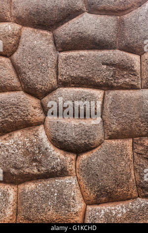 Abstraktes Bild einer trocken gestapelt Inka Mauer in den Anden Dorf Chinchero, Peru Stockfoto