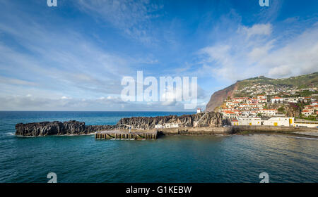 Panoramische Ansicht der alten Stadthafen Camara de Lobos. Stockfoto