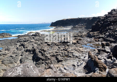 Atlantikküste in Süd-Westecke, Los Charcones, Caleta Negra Bucht, in der Nähe von Playa Blanca, Lanzarote, Kanarische Inseln, Spanien Stockfoto