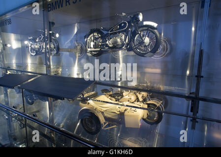 Autos und Motorräder aus der Sammlung des BMW Museums in München-Deutschland Stockfoto