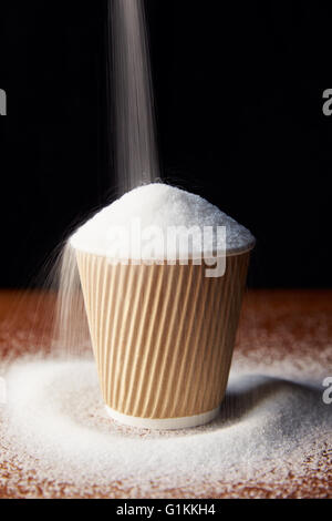 Schuss zur Veranschaulichung hohe Blutzuckerspiegel im Imbiss Getränke Stockfoto