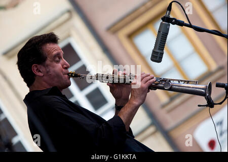 Jeff Lorber Fusion Gruppe auf dem Altstädter Ring in Warschau, Polen, Warschau, Jazz Na Starowce Serie. Stockfoto