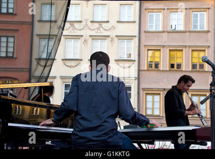 Jeff Lorber Fusion Gruppe auf dem Altstädter Ring in Warschau, Polen, Warschau, Jazz Na Starowce Serie. Stockfoto