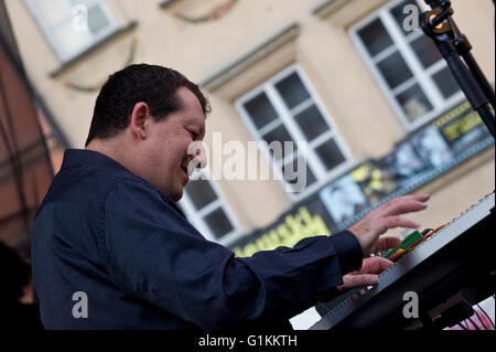 Jeff Lorber Fusion Gruppe auf dem Altstädter Ring in Warschau, Polen, Warschau, Jazz Na Starowce Serie. Stockfoto