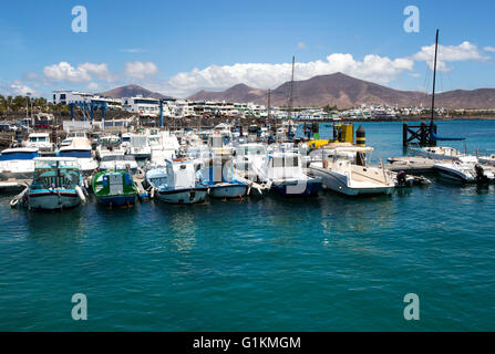 Angelboote/Fischerboote im Hafen von Playa Blanca, Lanzarote, Kanarische Inseln, Spanien Stockfoto