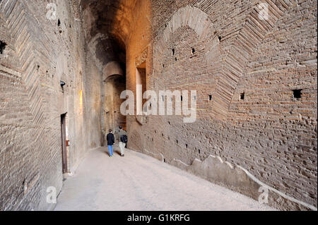 Die Imperial Rampe von Domitian war der Eingang zum Kaiserpalast auf dem Palatin über das Forum Romanum, Rom, Italien. Stockfoto