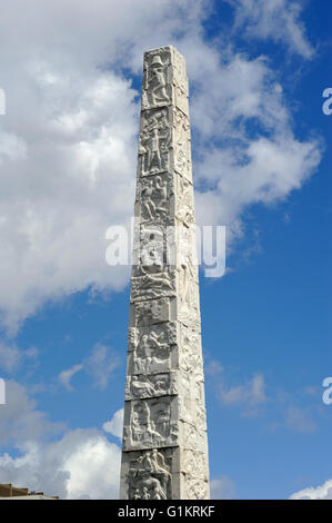 Italien, Rom, EUR, Piazza Guglielmo Marconi, Obelisk Stockfoto