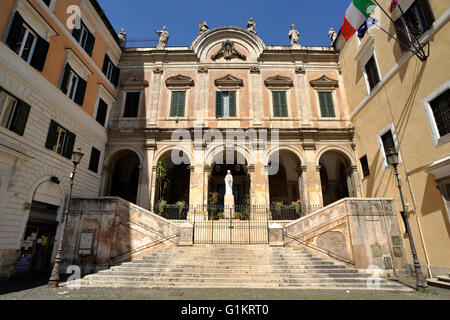 Italien, Rom, Esquiline Hügel, Piazza Vittorio Emanuele II, Kirche Sant'Eusebio Stockfoto