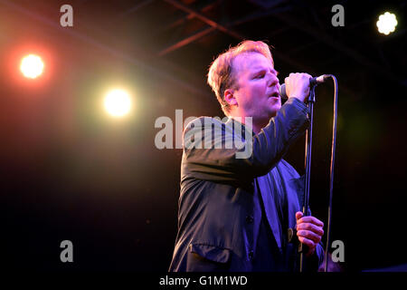 BARCELONA - SEP 19: Der Sänger der Märtyrer (Post-Punk-Band) Leistung bei Barcelona Accio musikalische (BAM). Stockfoto