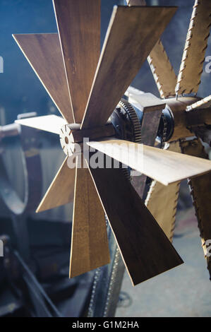 Nahaufnahme eines hölzernen Windmühle Messer Stockfoto