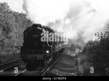 44871 auf dem Weg zum Bad steigt durch Sitzkissen Stockfoto