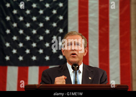US-Präsident George W. Bush liefert eine Adresse über den September 11. terroristische Angriffe auf die Vereinigten Staaten zu einer gemeinsamen Sitzung des Kongresses auf dem Capitol Hill 20. September 2001 in Washington, DC. Stockfoto
