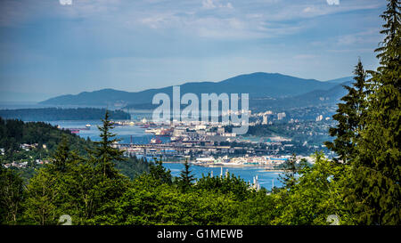 Blick auf den Hafen von Vancouver und Burrard Inlet von Burnaby Berg in British Columbia Kanada Stockfoto