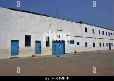 Ghana, Fort Ussher, Slave Fort des Atlantischen Sklavenhandels Trans, Afrika, Festungsmuseum, mit Tor und Wappen. Stockfoto