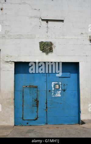 Ghana, Fort Ussher, Fort von Trans Atlantic Slave Sklavenhandel, Accra in Westafrika, alten Gefängnis Teil. Haupttor Gefängnis Stockfoto