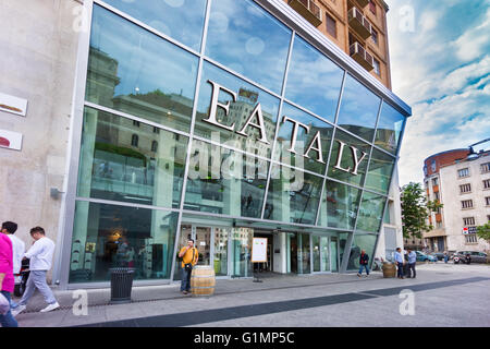 Mailand, Italien - 2. Juni 2014: Eataly öffnet gastronomische Megastore in Mailand und Pläne Aktien im Jahr 2017 zu schweben Stockfoto