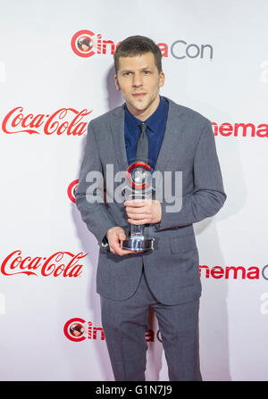 Schauspieler Jesse Eisenberg, Empfänger des männlichen Star of the Year Award, besucht die Leinwand CinemaCon Awards in Las Vegas Stockfoto